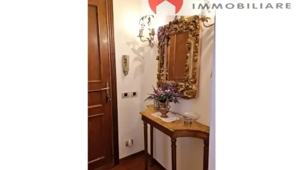 Entrée - Panoramic 4-Room Apartment in Scandicci