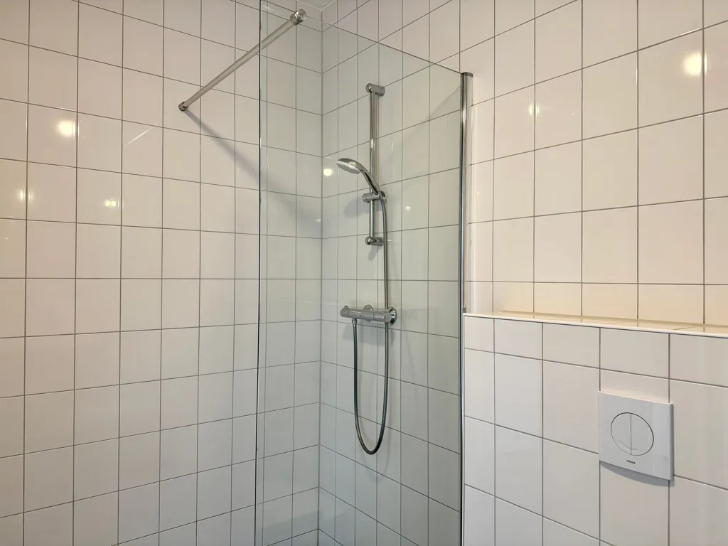 Salles de bain - Modern 3-Bedroom Apartment with Amersfoort View