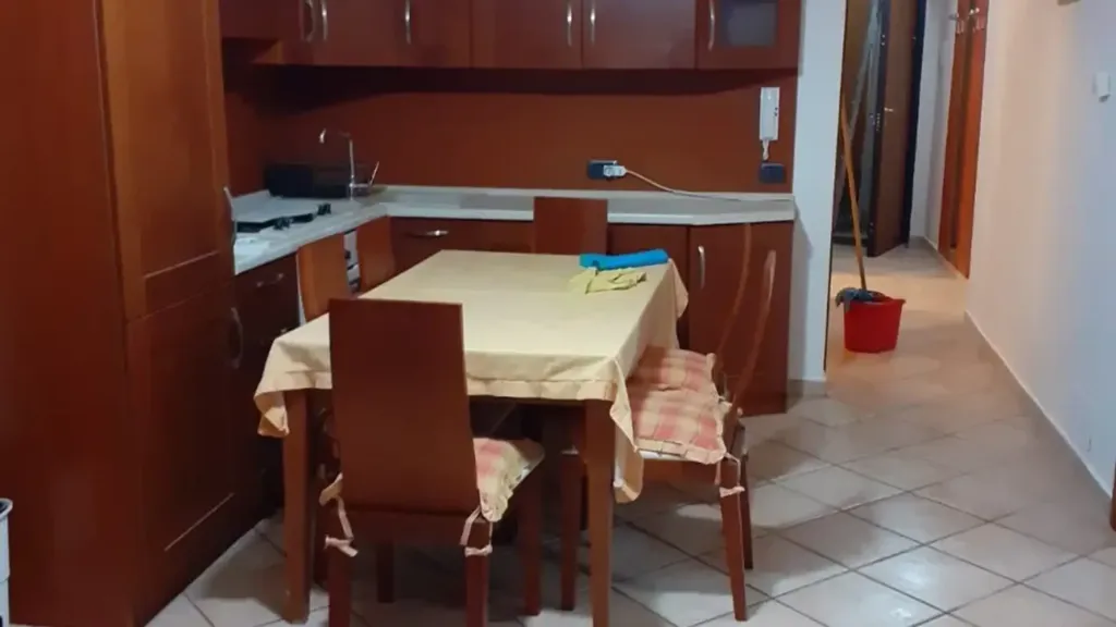 Salle à manger - Apartment with Balcony in Messina