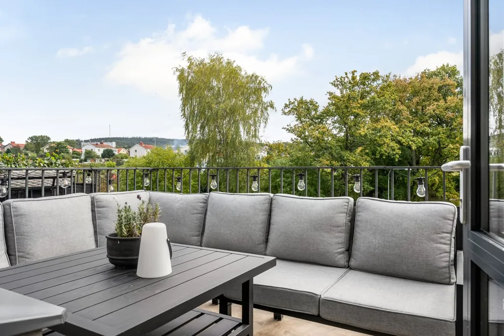 Terrasse - Modern Two-Bedroom Flat with Vättern View in Jönköping