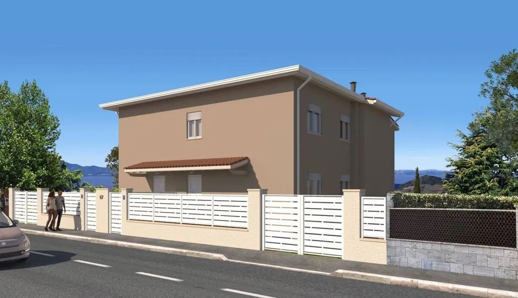 Luxury Flat with Private Courtyard in Piombino