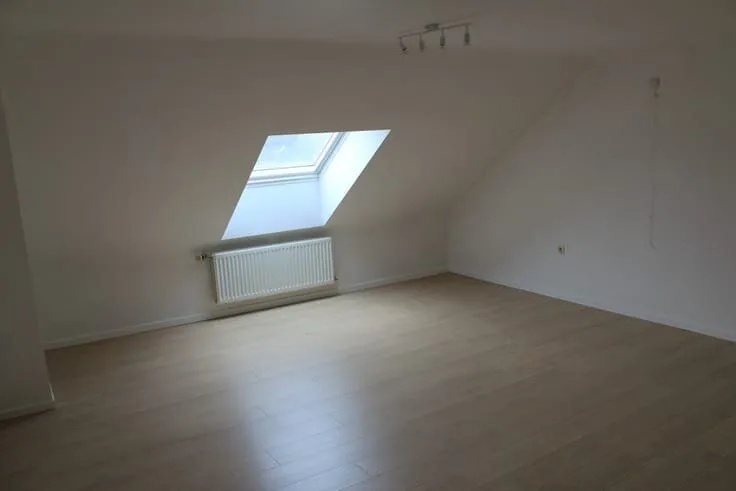 Pièces - Duplex avec Jardin à Léglise