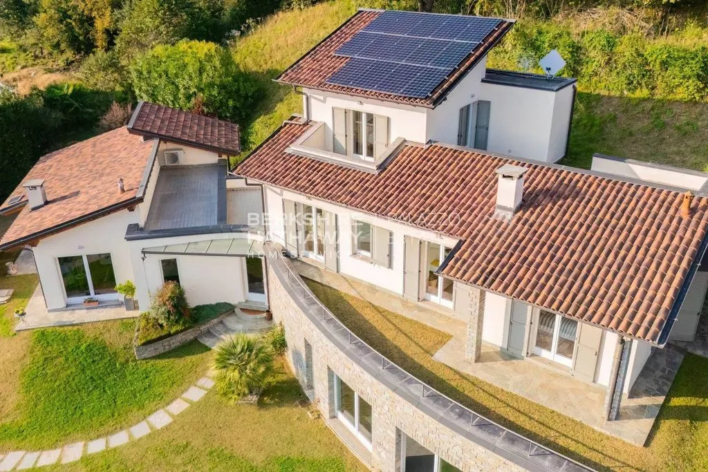 Õhuvaade - Luxury Villa with Lake Views in Cernobbio