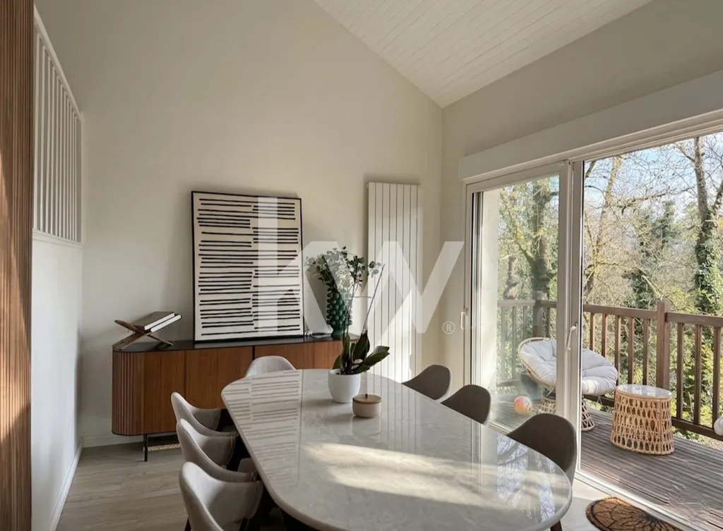 Söögituba - Luxury House with Panoramic View in Montmorency
