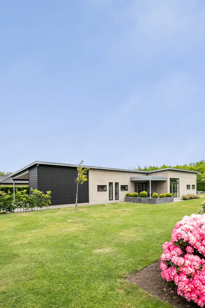 Extérieur - Modern Villa with Large Garden in Aabybro