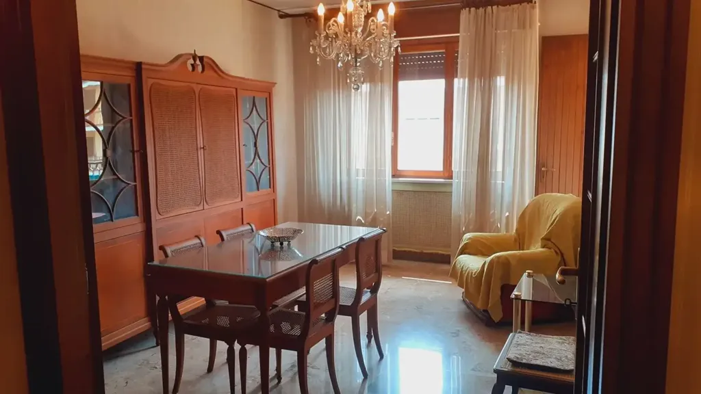Salle à manger - Apartment with Terrace in Central Acqui Terme