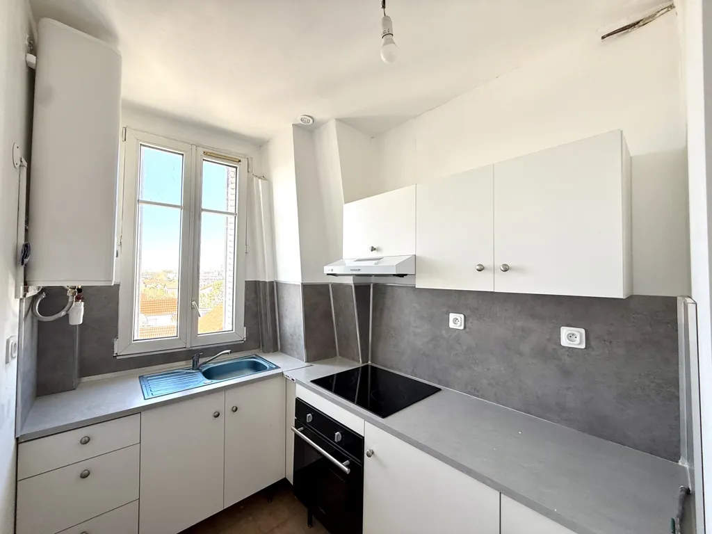 Cuisine - Appartement F3 Refait à Neuf à Drancy