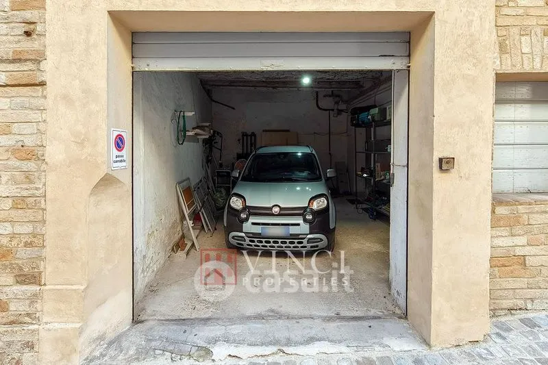 Garaaž - Charming Apartment with Balcony in Mogliano