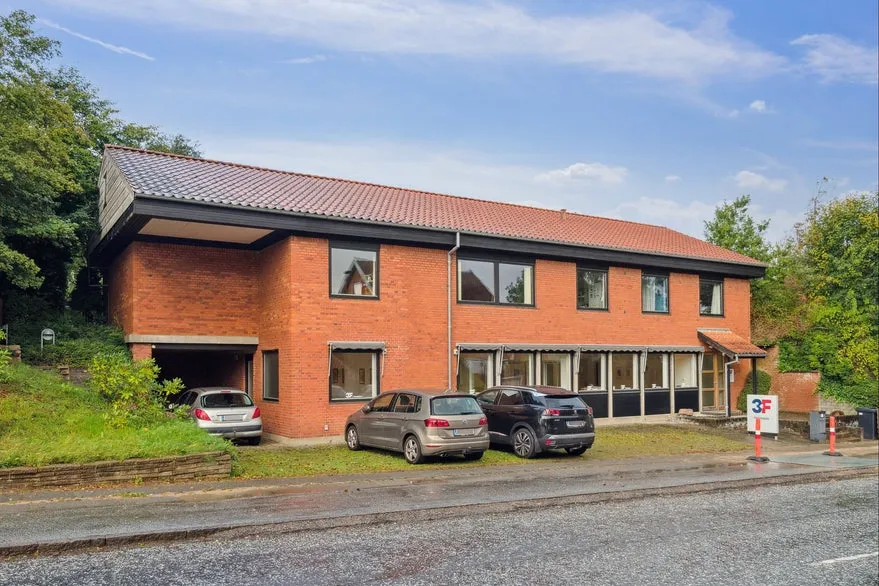 Välivaade - Mixed-Use Property with Garden in Struer