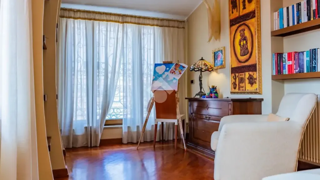 Kabinet - Prestigious Villa with Private Pool in Ardea