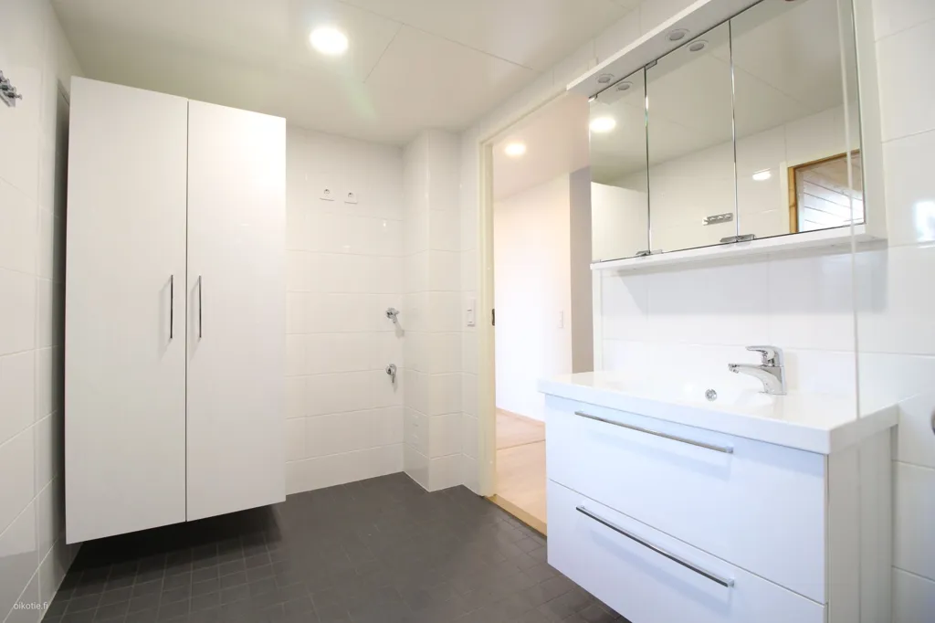 Vannitoad - Modern Flat with Private Sauna in Martinlaakso