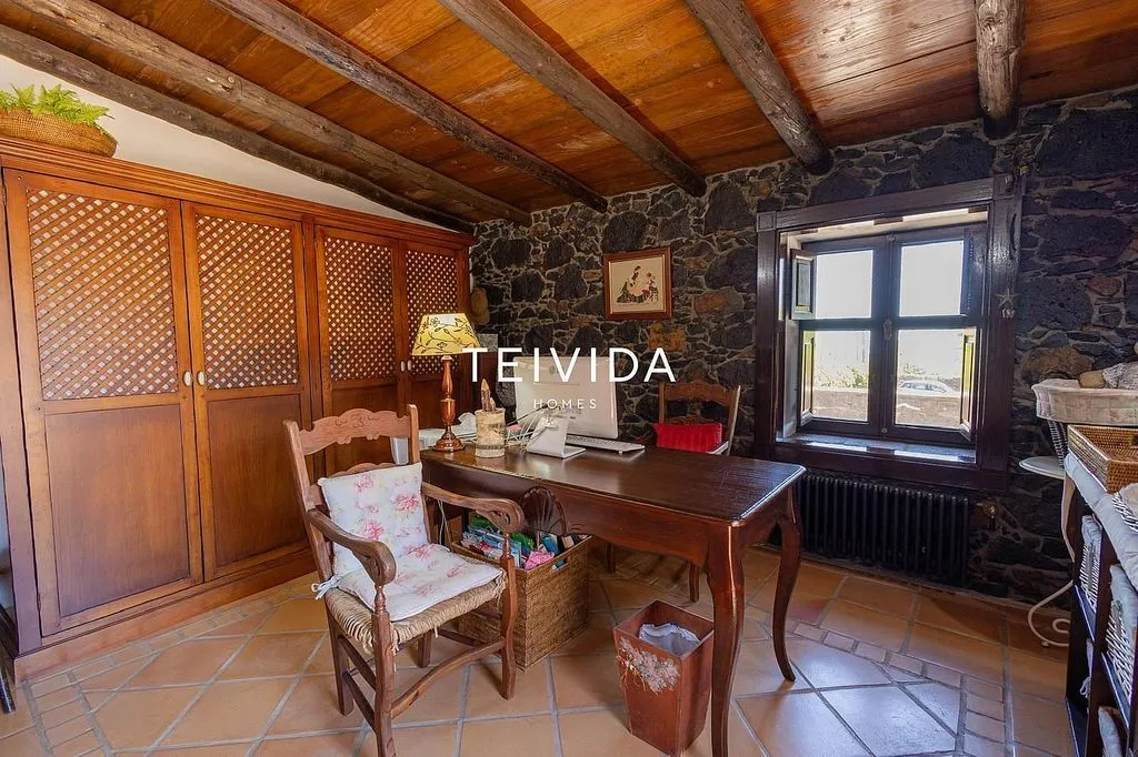 Office - Villa with Pool and Bodega in El Rosario