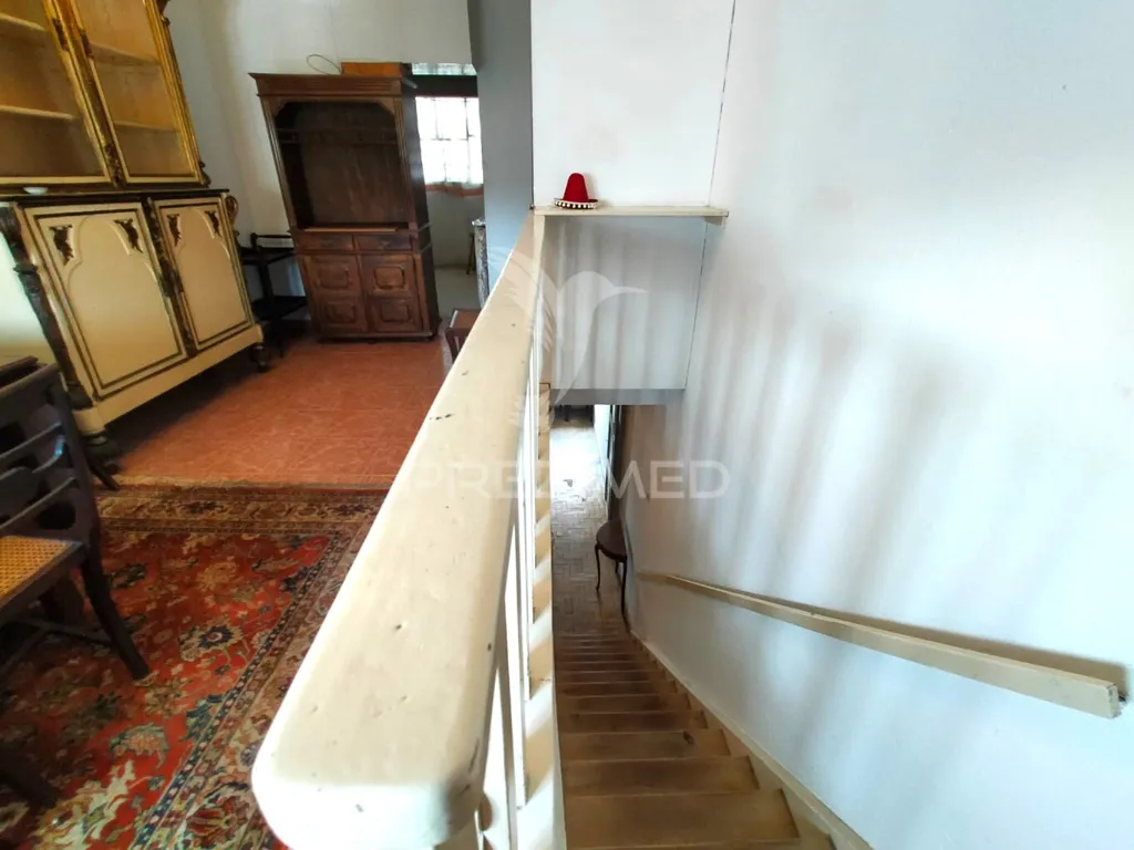 Toad - Inverted Duplex Apartment for Renovation in Alvalade, Lisbon