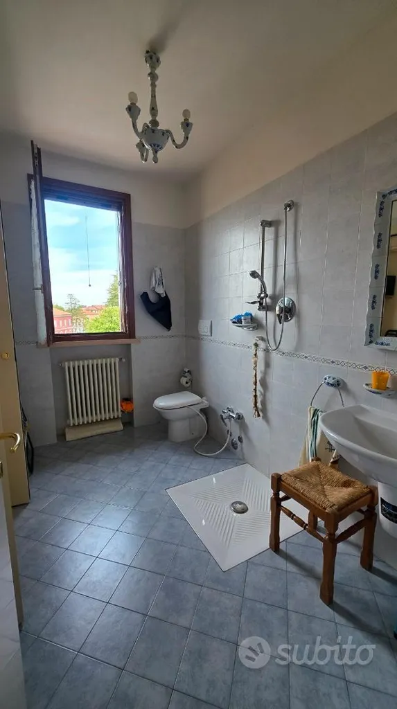 Salles de bain - Spacious Two-Level Apartment in San Polo d'Enza