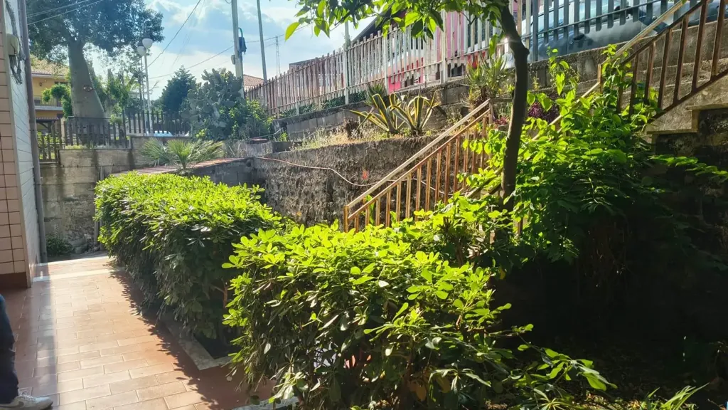 Giardino - Appartamento con terrazzo e posto auto a Misterbianco