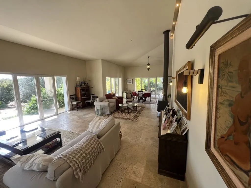 Elutuba - Luxury Farmhouse with Traditional Architecture in Advagar