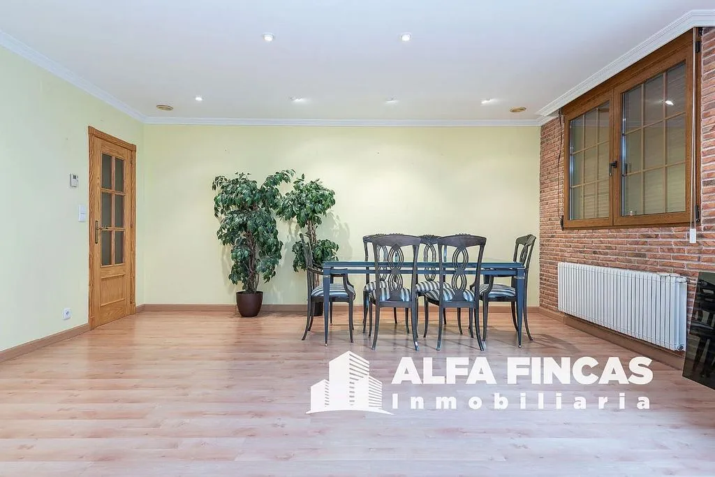 Salle à manger - Luxury Apartment with Garage in San Clemente