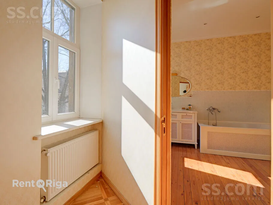 Appartement 4 pièces à Rīga