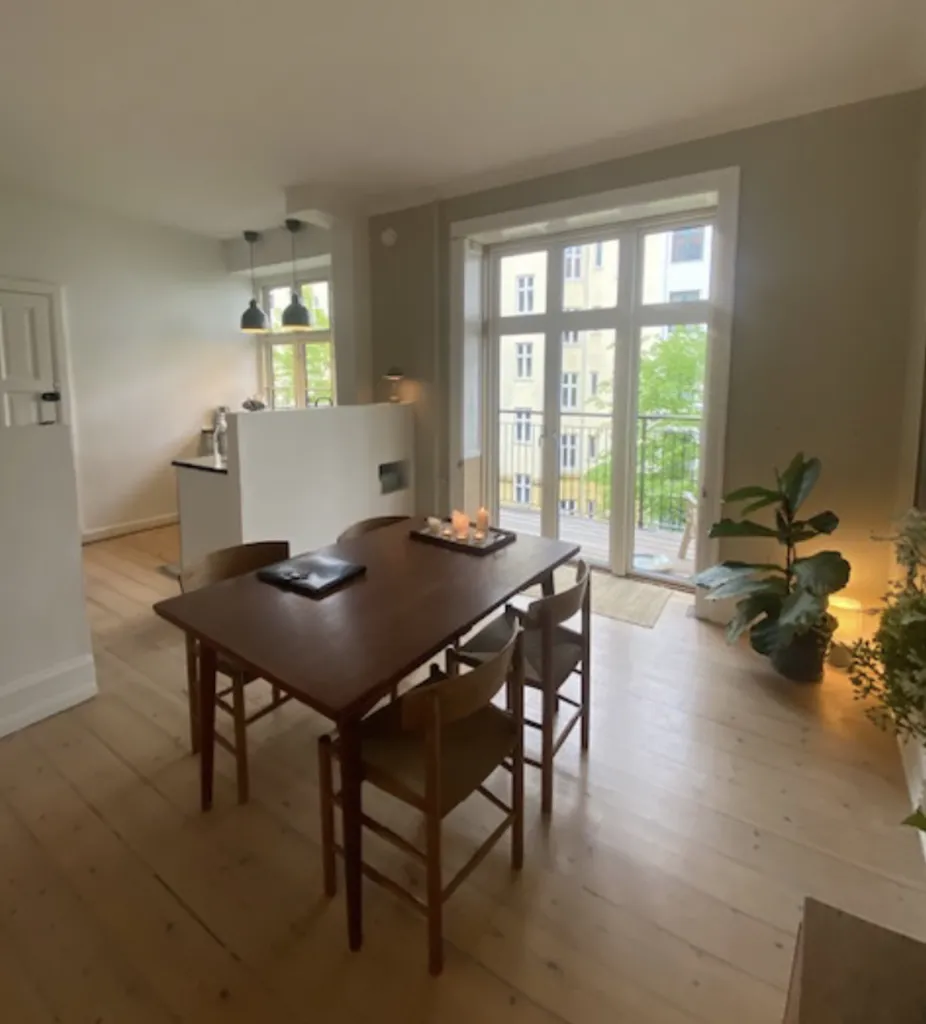 Dining Room - Furnished Flat with Balcony in Østerbro
