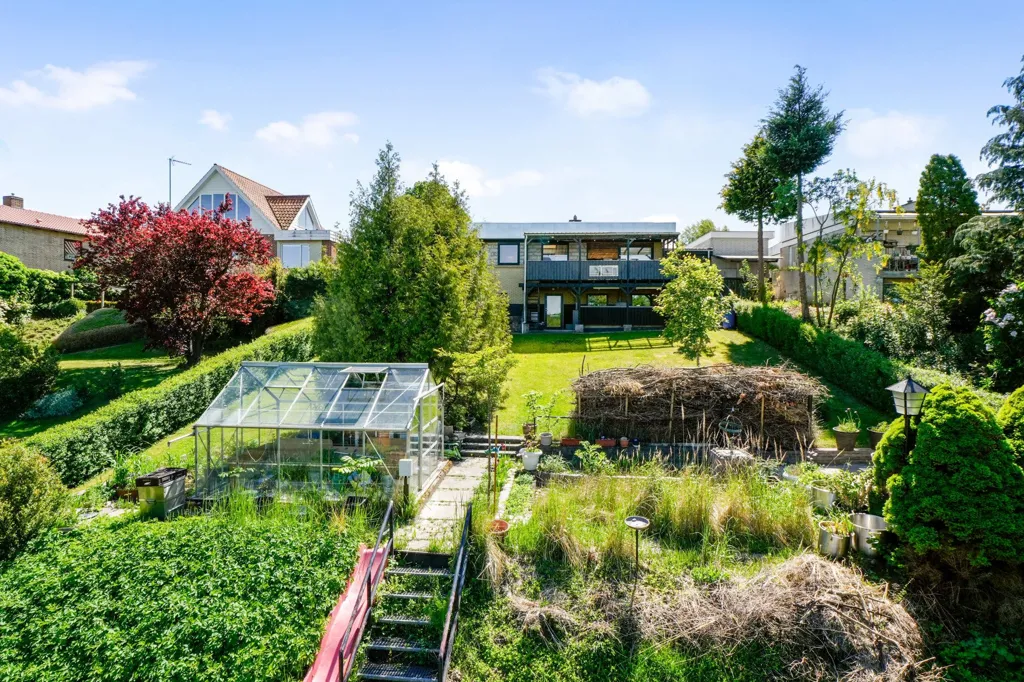 Giardino - Renovated Villa with Garden in Måløv