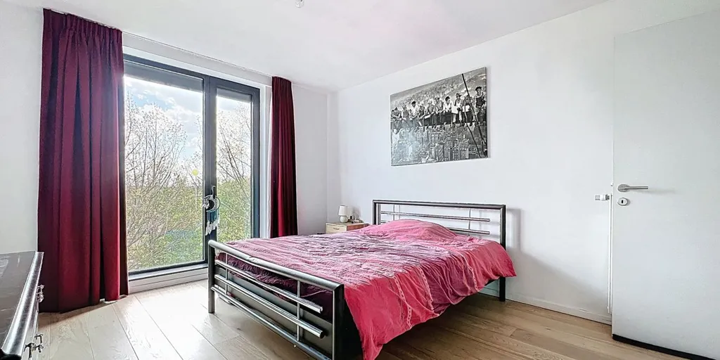 Chambres - Appartement avec Terrasse et Parking à Schaarbeek