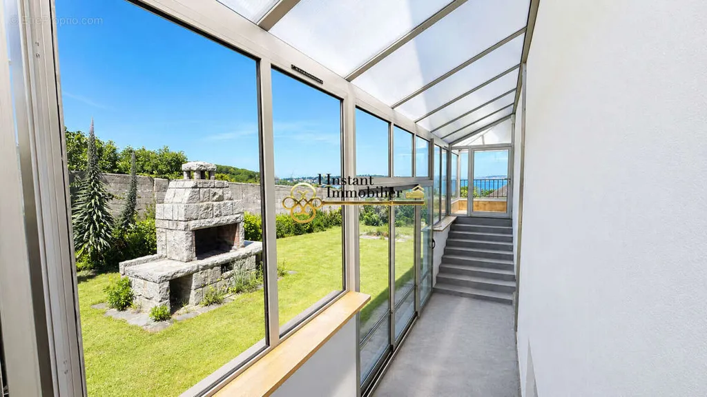 Terrace - House with Panoramic View in Carantec
