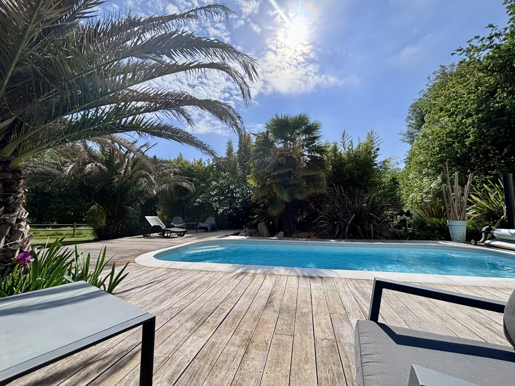 Bassein - Architect-Designed House with Pool near Plœmel