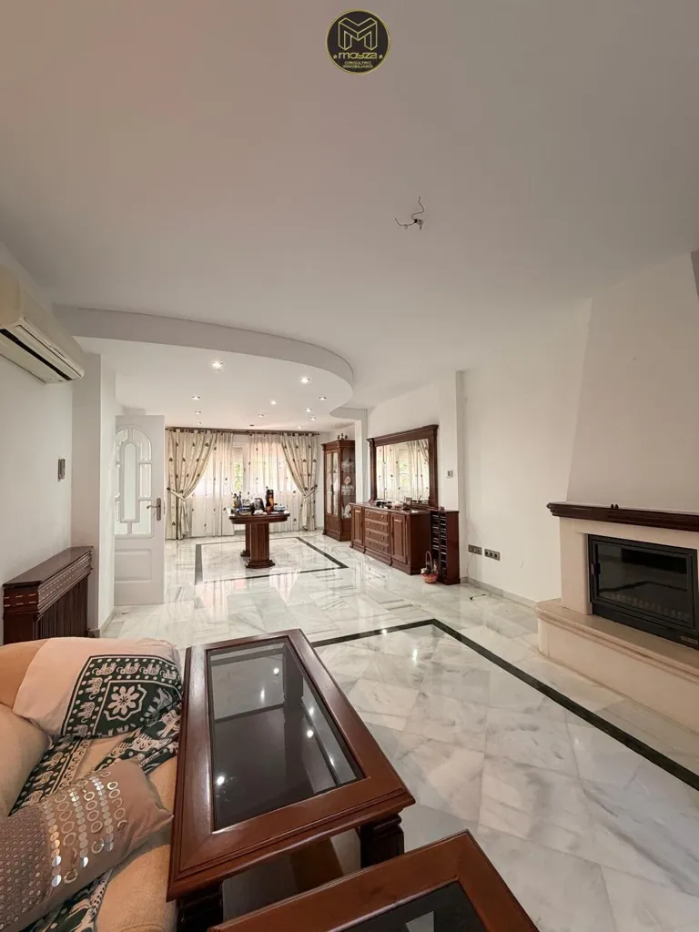 Elutuba - Luxury Villa with Private Garage on Gran Bulevar
