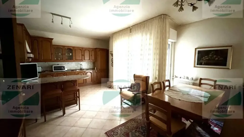 Sala da pranzo - Apartment with Balconies in Central Mezzolombardo