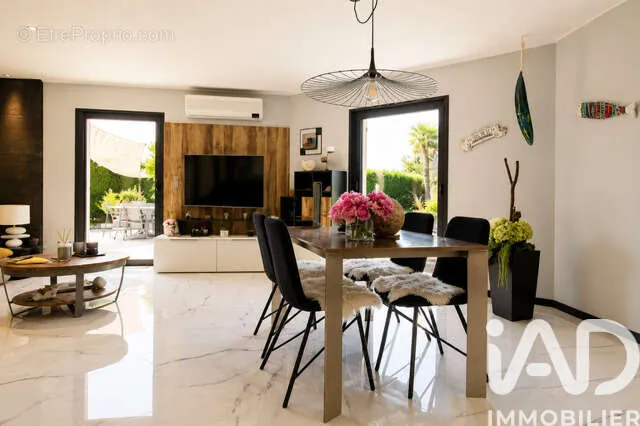 Dining Room - House with Pool and Garden in Lacourt-Saint-Pierre