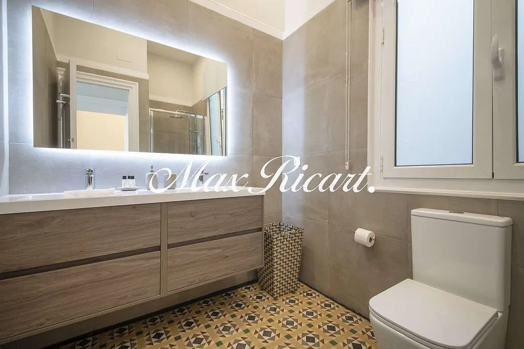 Bagni - Furnished Apartment with Balcony in La Dreta de l'Eixample