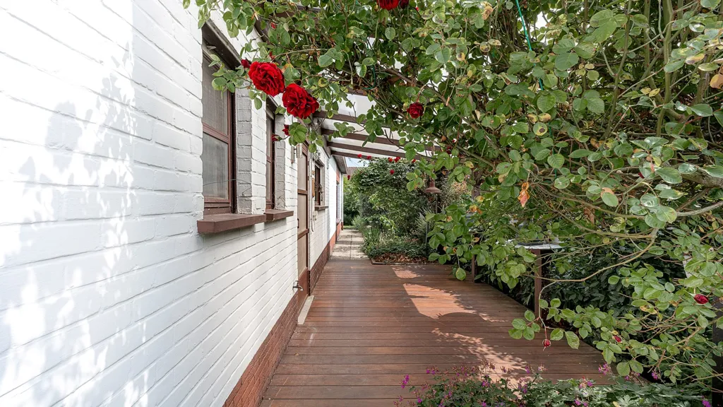 Terrasse - Bungalow Rustique avec Jardin à Ramskapelle