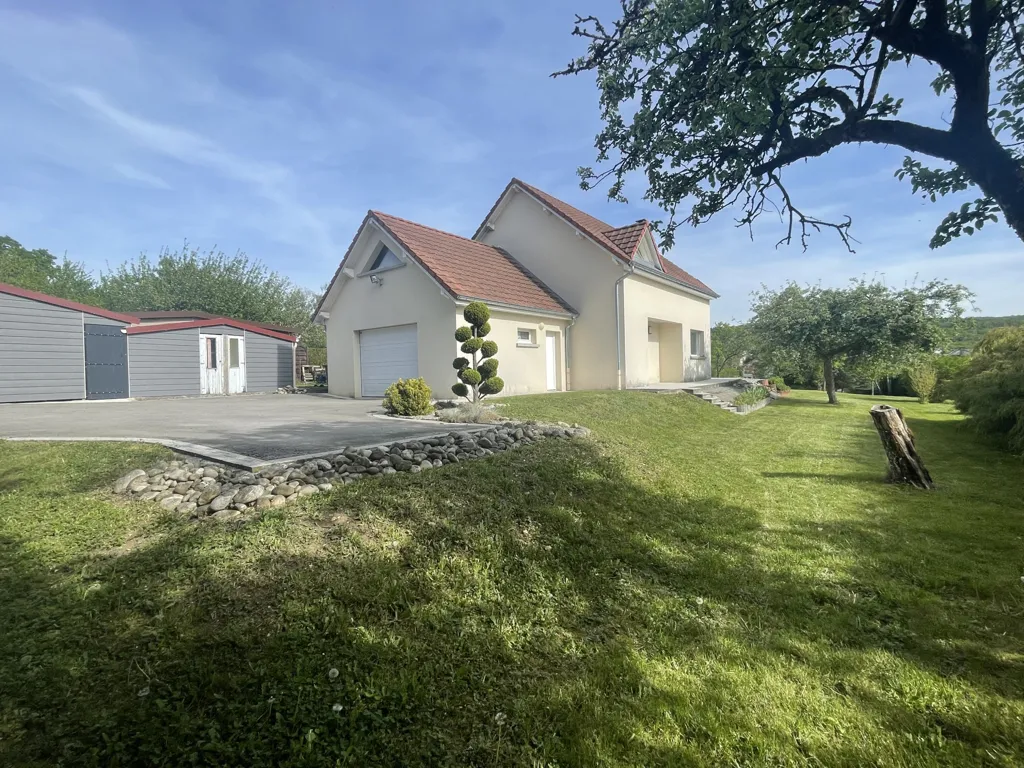 Extérieur - Maison avec Piscine et Vue sur Doubs