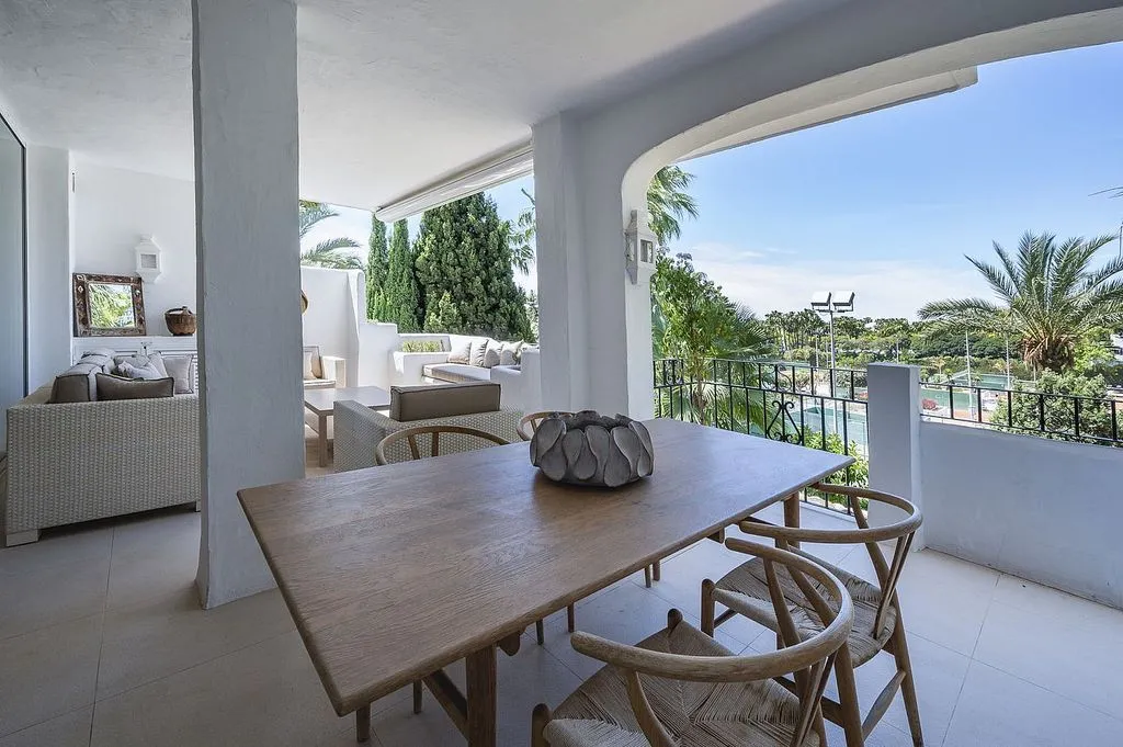 Terrass - Duplex with Pool in Marbella's Golden Mile