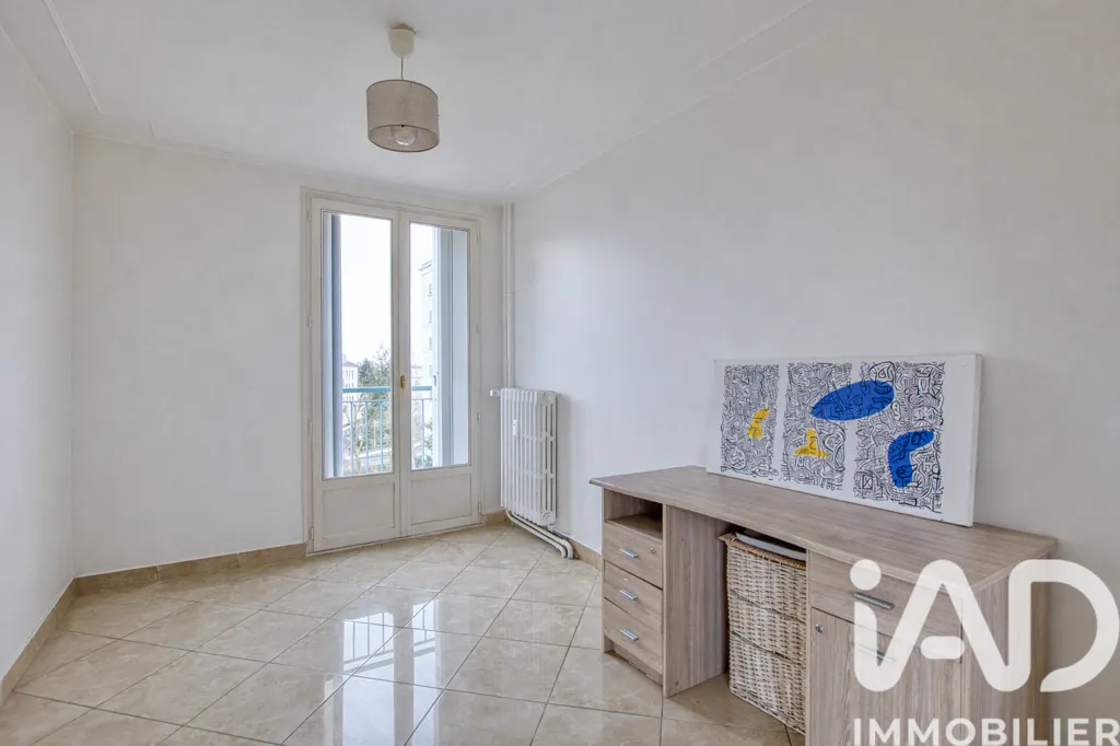 Magamistoad - 5-Piece Apartment with Balcony in Compiègne