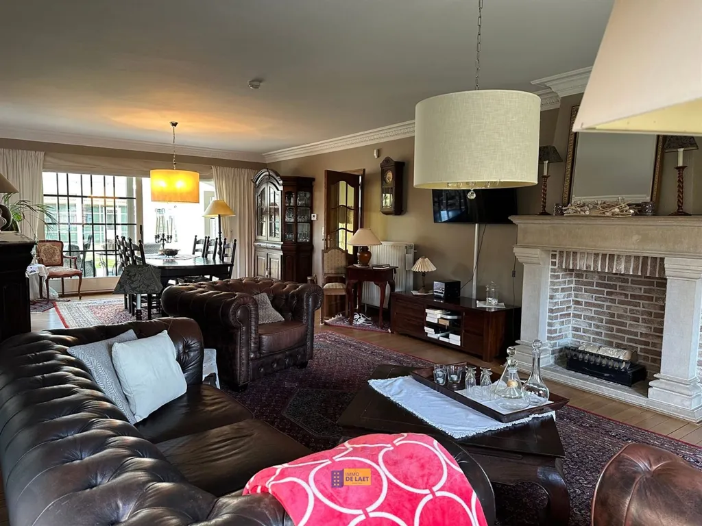 Elutuba - Spanish-Style Ground Floor House with Garden in Spaans