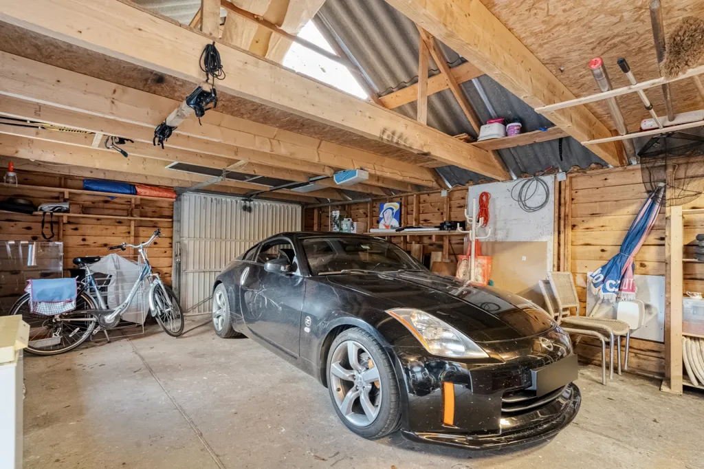 Garage - Characterful Cottage with Garden in Beilen