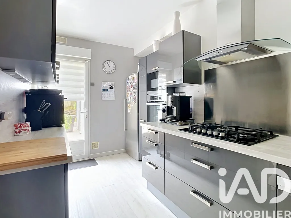 Maison 8 pièces à Sainte-Geneviève-des-Bois