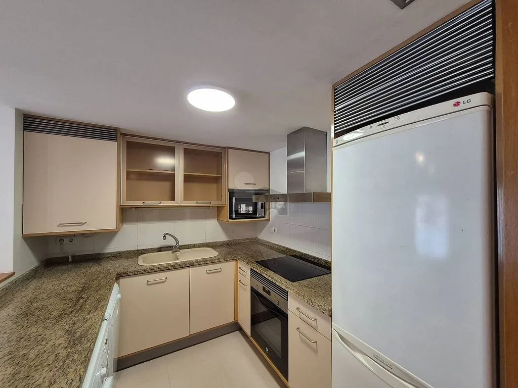 Kitchen - 1-Bed Flat with Garden on Avenida Francia