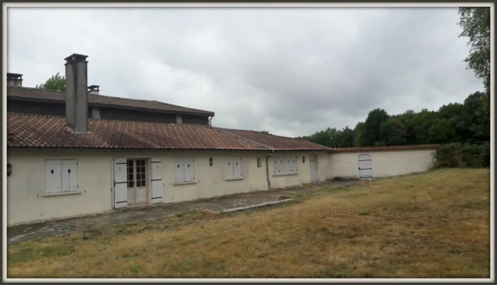 Extérieur - Propriété Forestière avec Gentilhommière à l'Abri des Nuisances