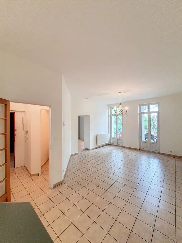 Séjour - Appartement T2 avec Interphone à Agen
