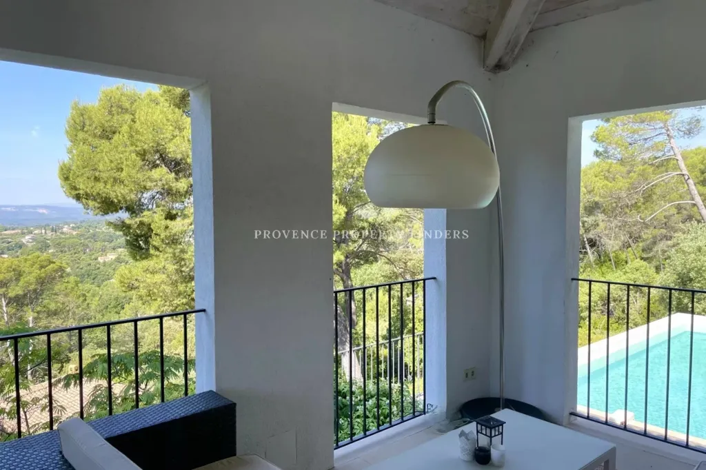 Séjour - Villa Contemporaine avec Vue Panoramique à Lorgues