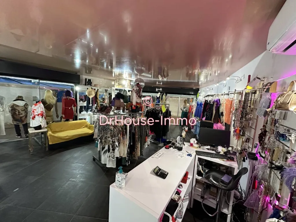 Toad - Commercial Space with Studio in Cap d'Agde