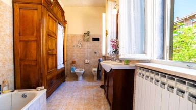 Salles de bain - Duplex Apartment with Private Courtyard in Mantua