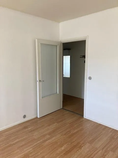 Pièces - Apartment with Balcony in Akaa Centre