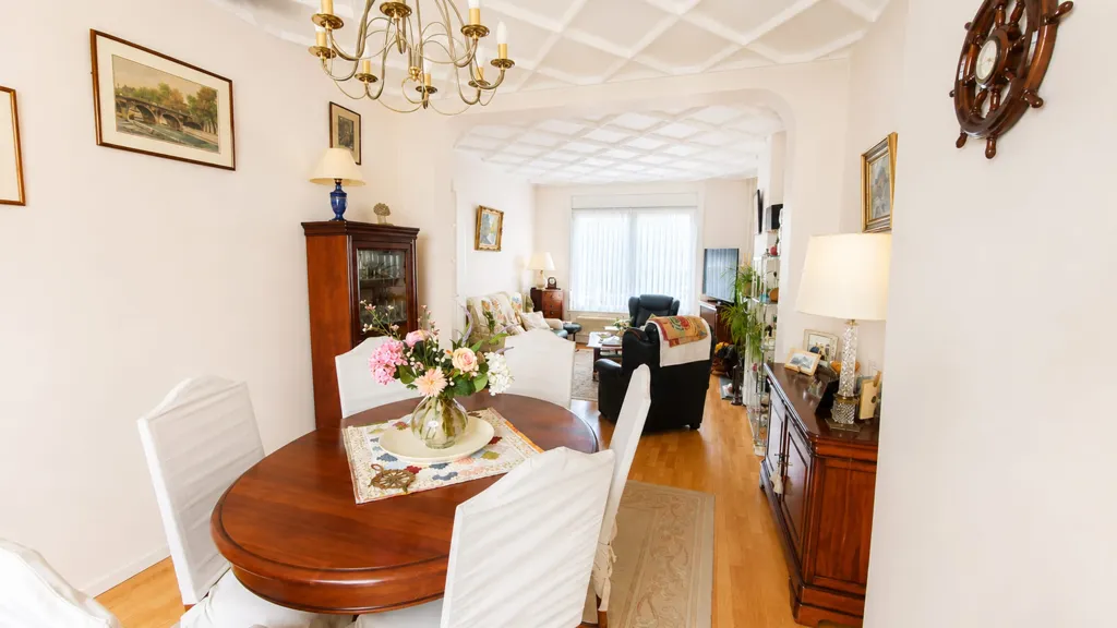 5 magamistoaga maja asukohas Uccle