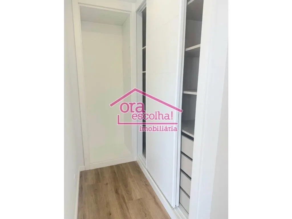 Pièces - New Detached House with Pool in Seixal
