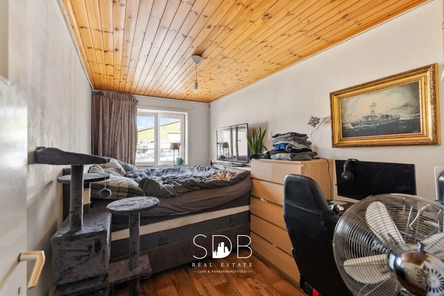 Bedrooms - Farmhouse with Equestrian Facilities in Weelde