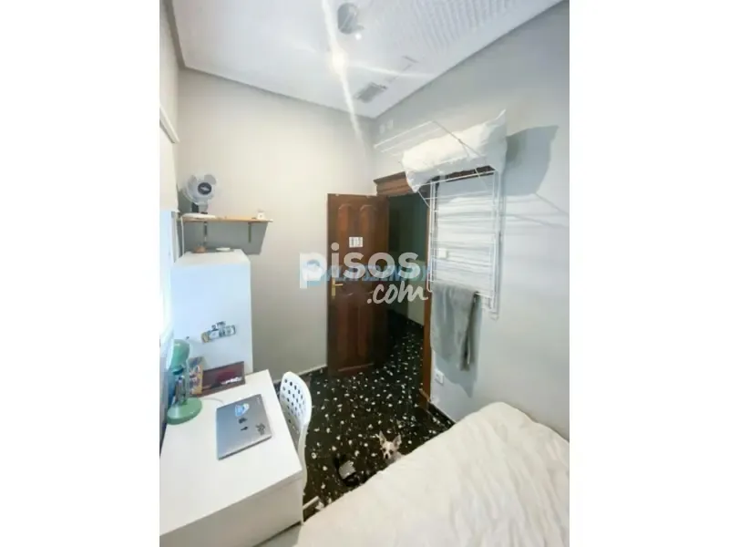 Magamistoad - Spacious 5-Bedroom Apartment in Extramurs, Valencia