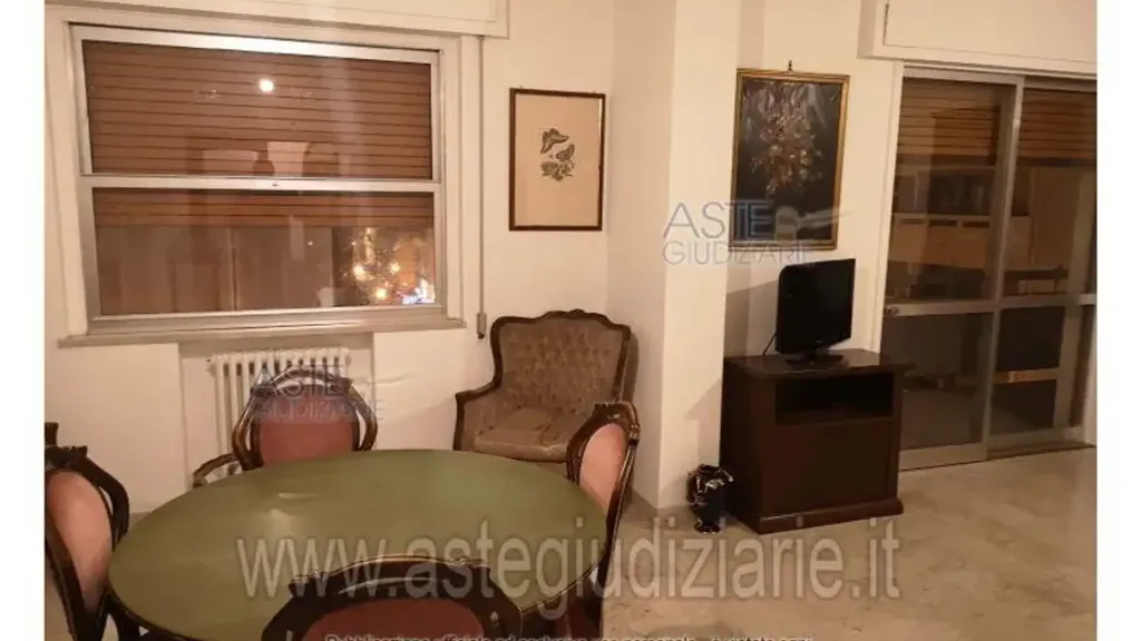 Elutuba - Penthouse Apartment with Balconies in Taranto